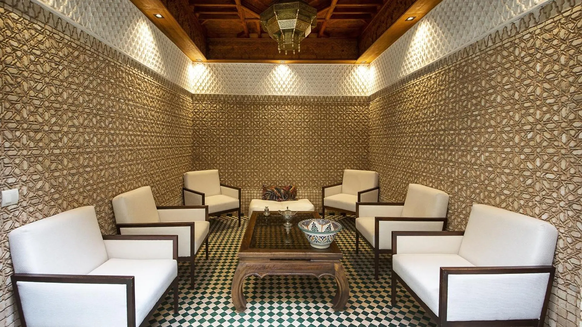 Riad Atrium & Spaの連絡先